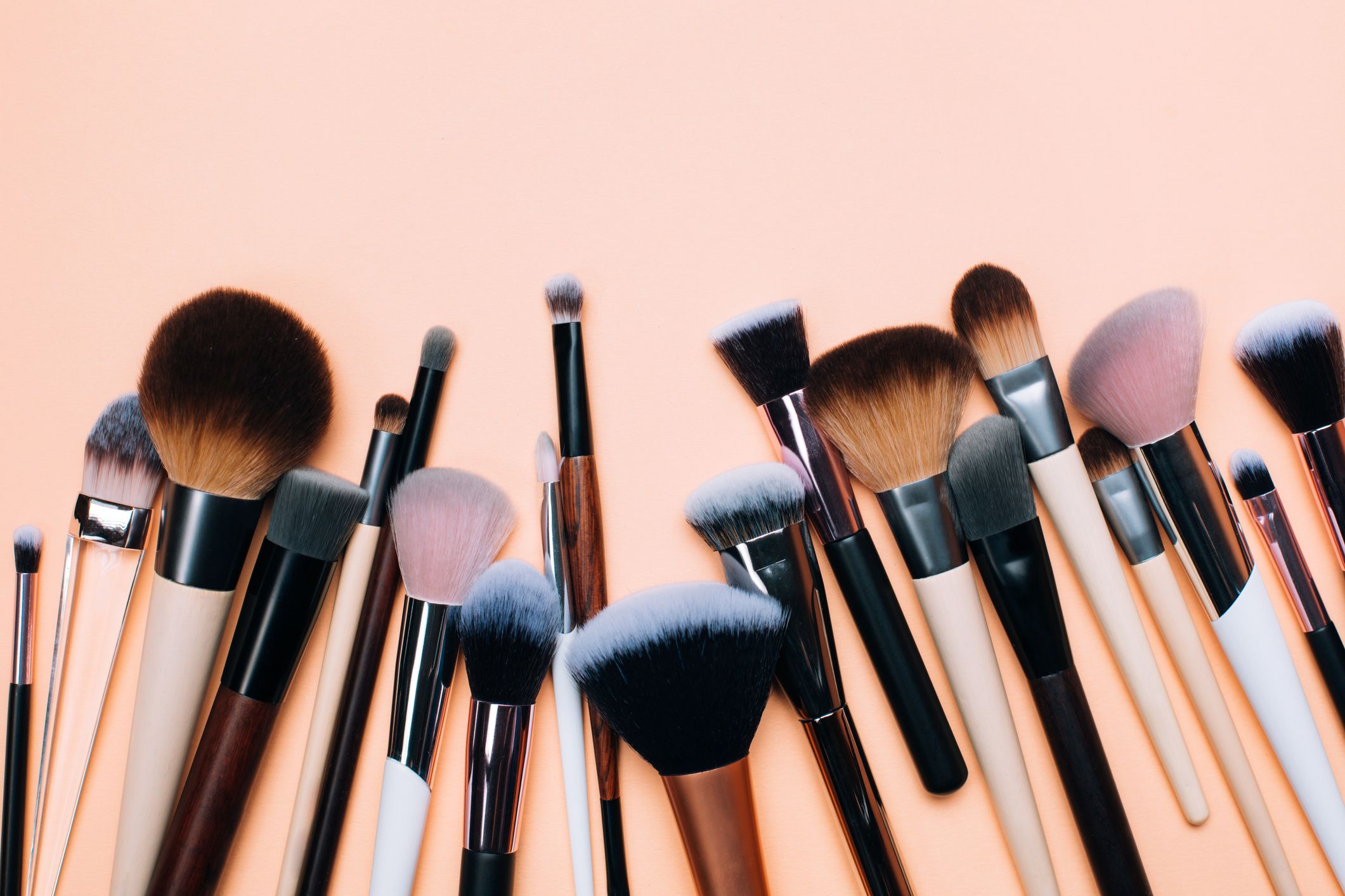 What are various uses of a Makeup Brush Holder post thumbnail image